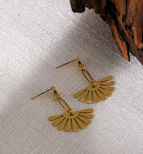 Load image into Gallery viewer, Sunburst Drop Earrings
