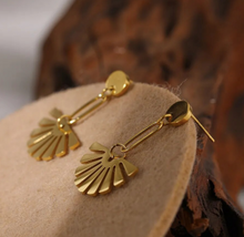 Load image into Gallery viewer, Sunburst Drop Earrings
