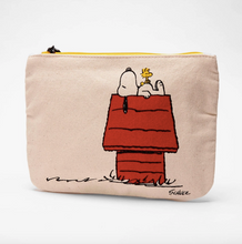 Load image into Gallery viewer, Peanuts Pouch- Gang and House
