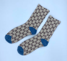 Load image into Gallery viewer, Textured Floral Socks
